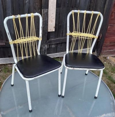 Barnstolar i metall och plast