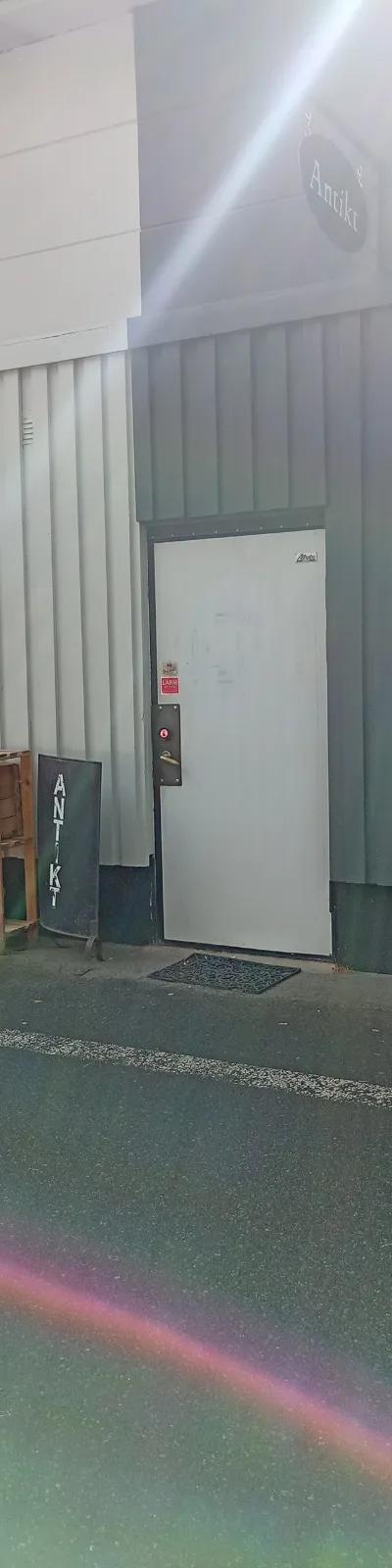 The shop 1