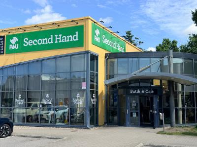 The shop 1