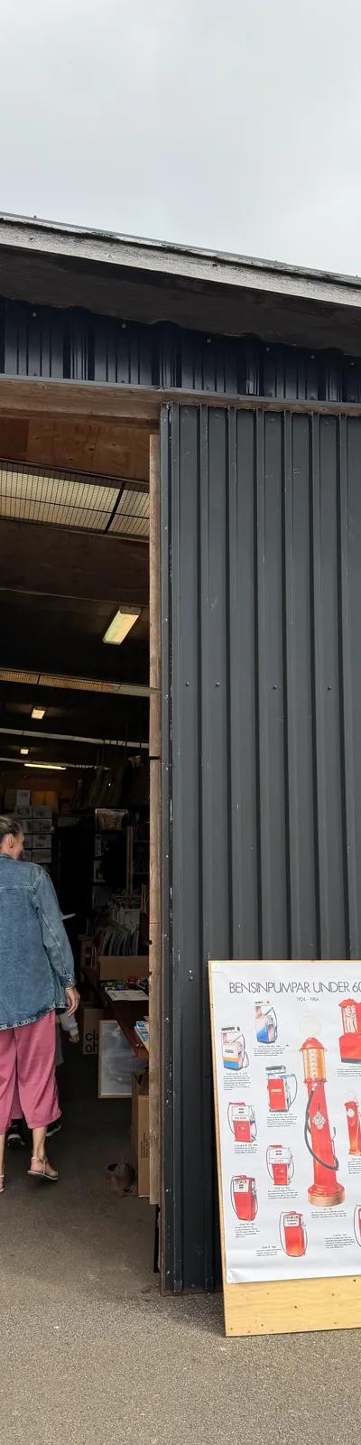 The shop 1